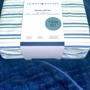 NWT Tommy Hilfiger Twin Printed Sheet Set